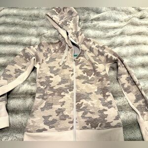 Like new Athleta Triumph hoodie